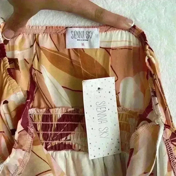 Sienna Sky Woman's Floral Adjustable Spaghetti Straps Midi Size M - Picture 5 of 7